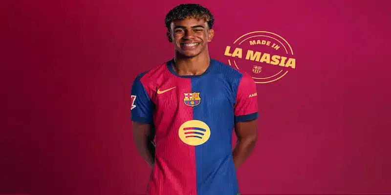 Lamine Yamal vinh danh với Kopa Trophy 2025.